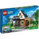 Блоковий конструктор LEGO City Сімейний будинок й електромобіль (60398)